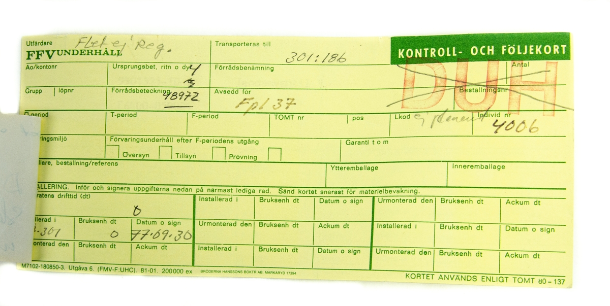 Tandemventil för  flygplan 37, Viggen. Ventilen ingår i höjd- och skevstyrsystem. Förvaras i grå plastlåda. I kortändarna finns ett gult tyghandtag som är fastnitat. Till föremålet hör ett Kontroll- och följekort.