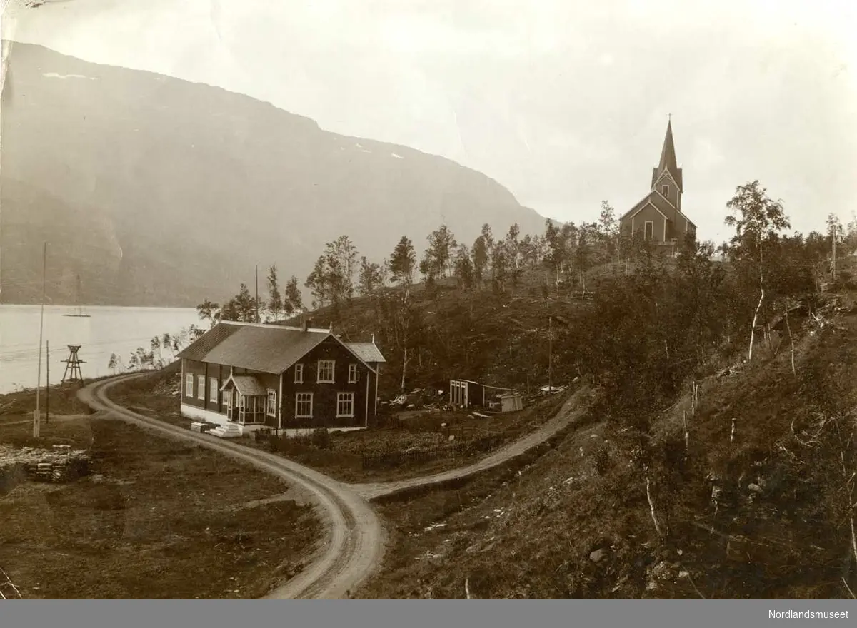 Charlotte. 
Losjelokalet ca 1905 etter at bygningen var blitt forlenget. Bygningen ble revet i september 1994. (Mett av dager med et forsømt vedlikehold!) 

Foto Ukjent.