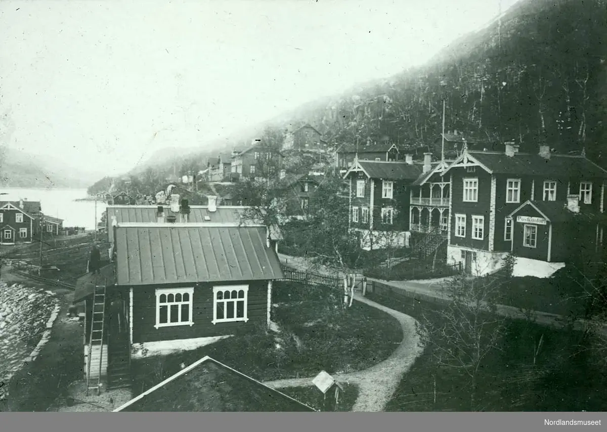 Furulund. 
Sentrum omkring 1900. 

Foto Ukjent.