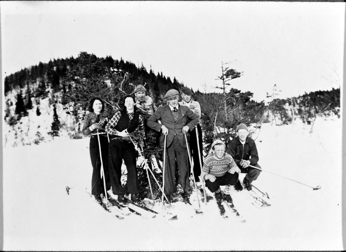 På skitur ved Vatngården, Stadsbygd