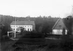 Ramsele gamla kyrka. Kyrkan nämns första gången 1273. Den är uppförd av sten som senare har vitputsats. Båda gavelröstena och det branta takfallet är spånklädda. En hög smal dörr på södra väggen leder in till kyrkan. Tidigare fanns här ett vapenhus. Den gamla klockstapeln är riven. Vid den nya kyrkans tillkomst 1858 tömdes den gamla på sina inventarier utom den fasta bänkinredningen från 1670-talet. Kyrkan restaurerades på 1920-talet och återfick det mesta av inredningen från 1600- och1700-talen. Kyrkorummet täcks av trätak. Koret skiljs från kyrkorummet av bänkskärmar och korgrind. Målningarna från ca 1600 har varit överkalkade, men är framtagna.