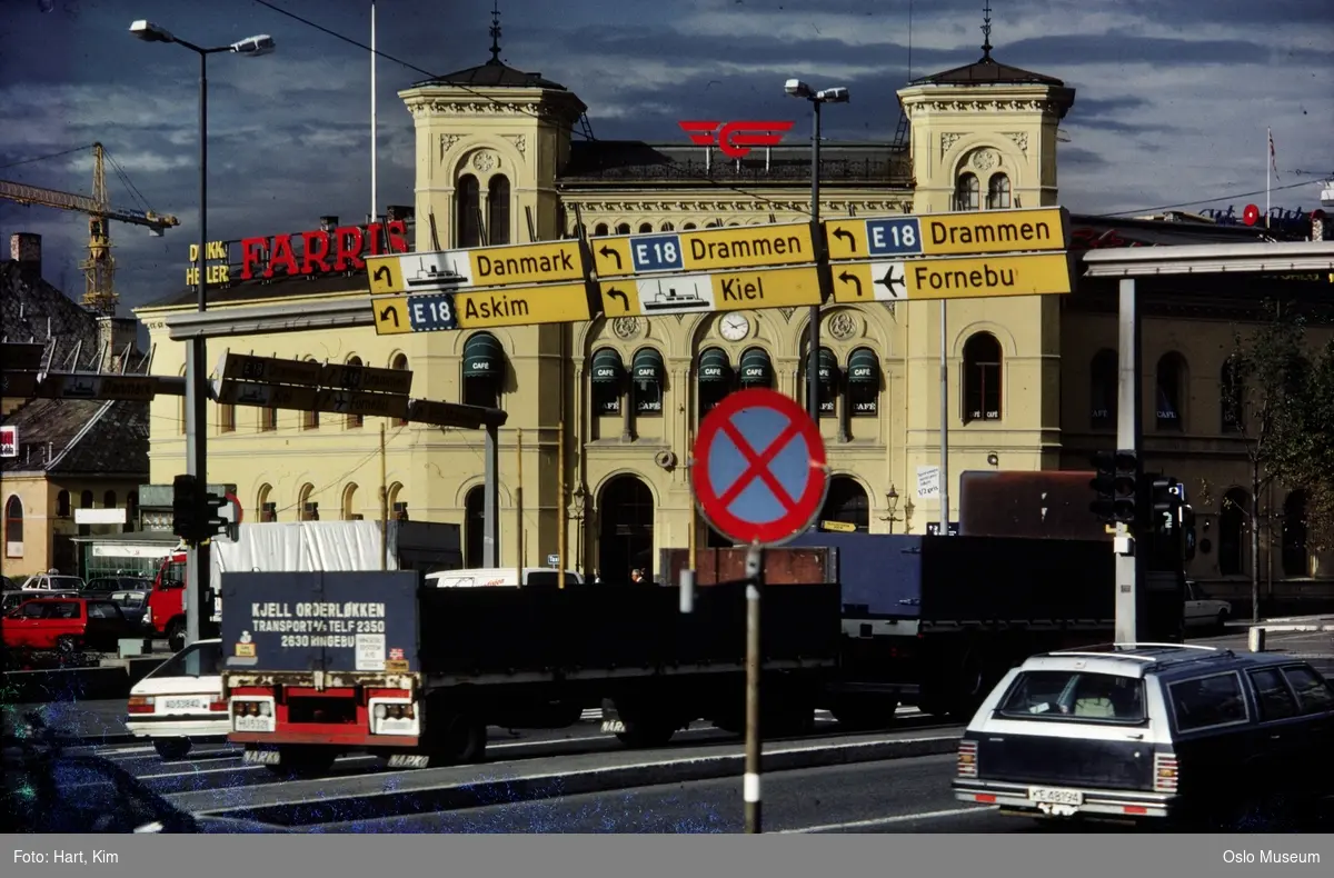 plass, gate, biler, trafikk, veiskilt, trafikkskilt, Vestbanestasjonen