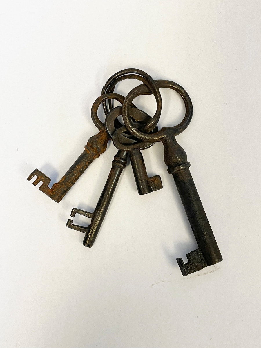 Nycklar, 8 st tillhörande den i Getå den 1/10 1918 förolyckade postvagnen.