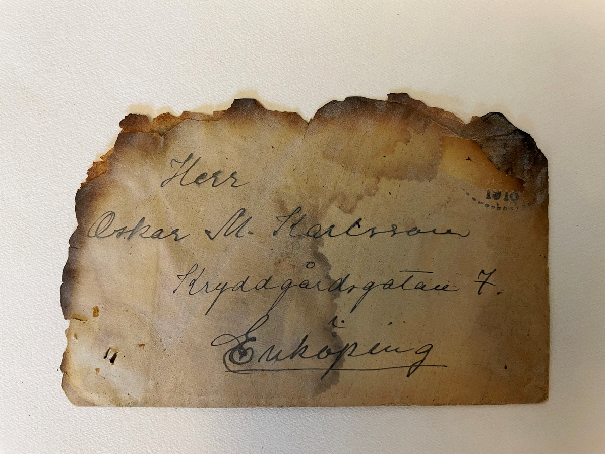 Postförsändelser från den i Getå, 1918, förolyckade postkupén.

4 fragment.