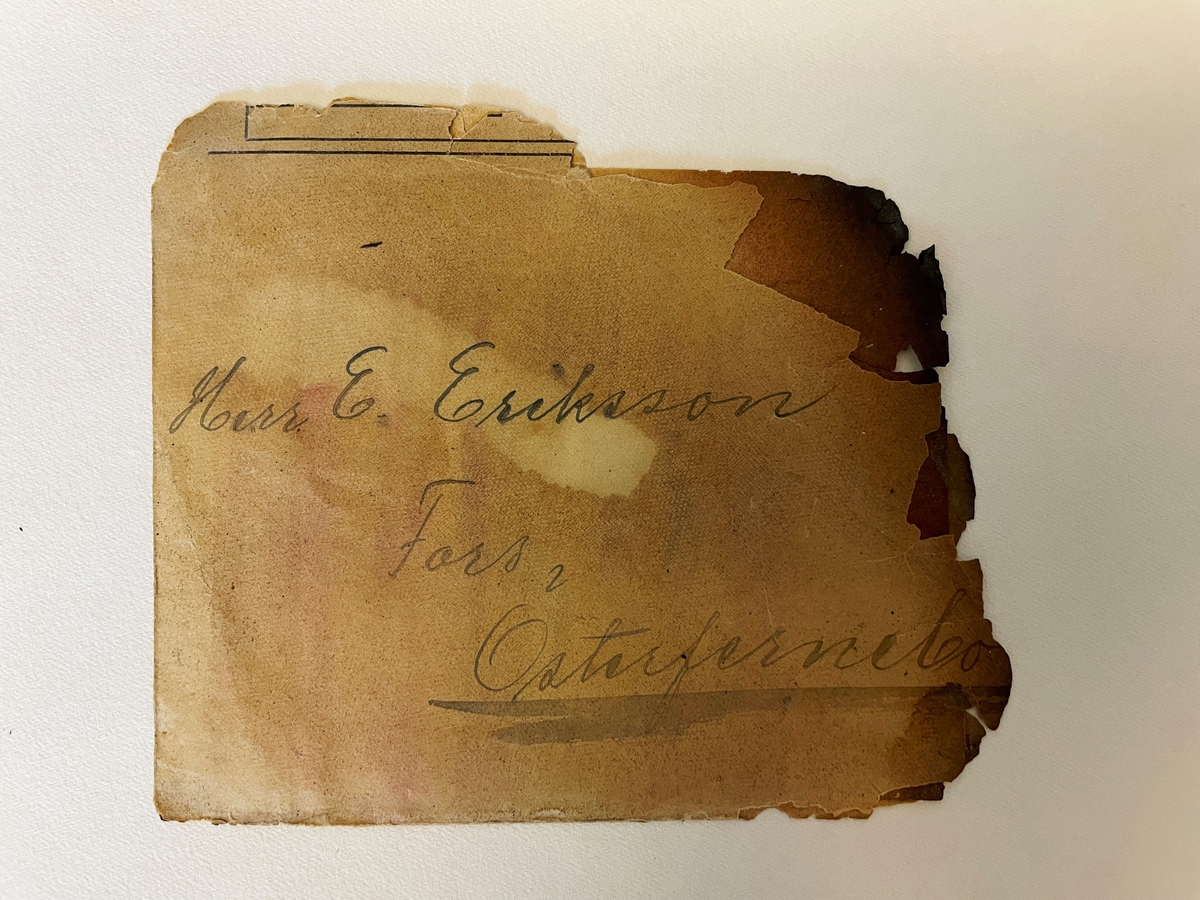 Postförsändelser från den i Getå, 1918, förolyckade postkupén.

4 fragment.