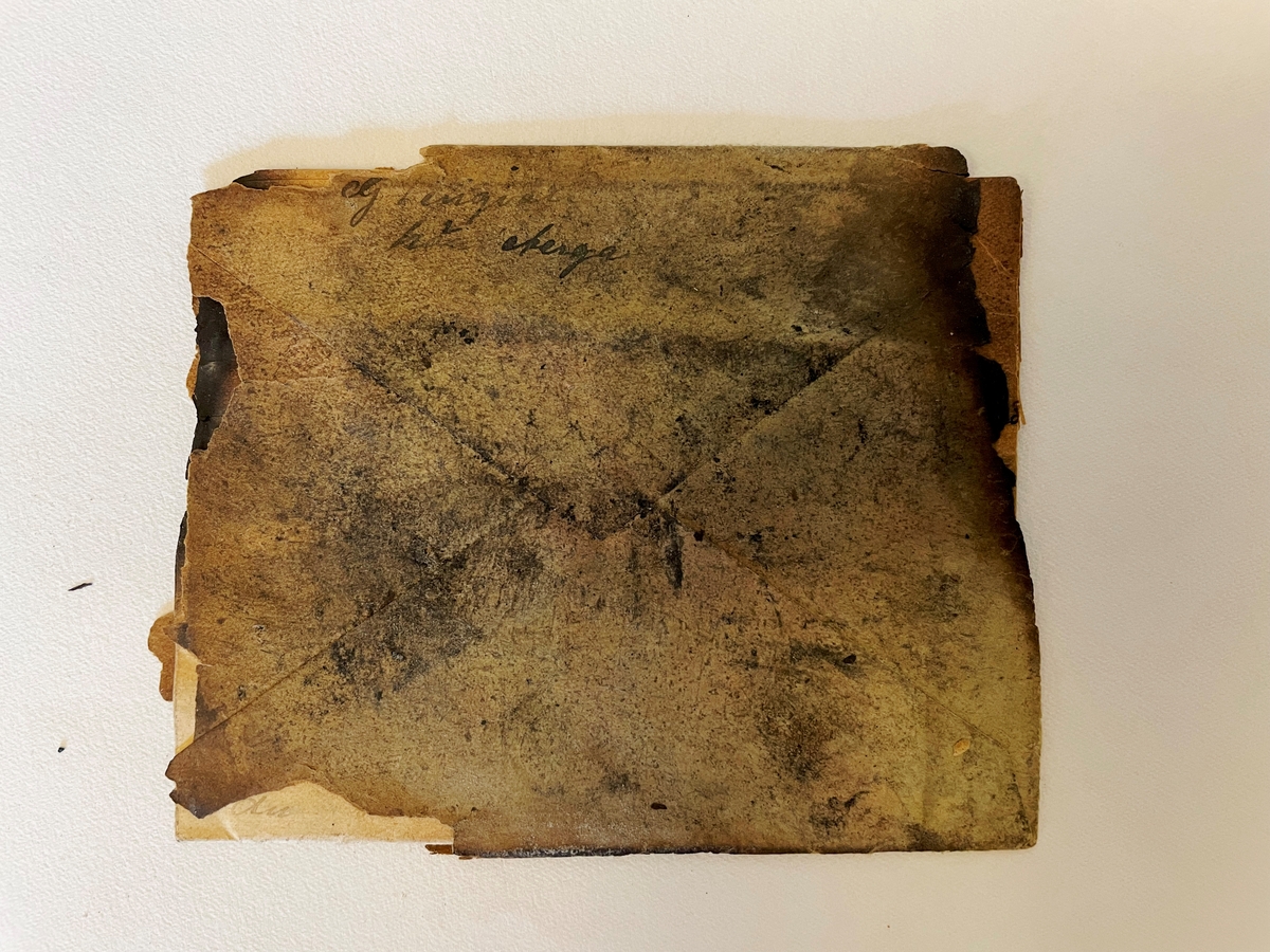 Postförsändelser från den i Getå, 1918, förolyckade postkupén.

4 fragment.