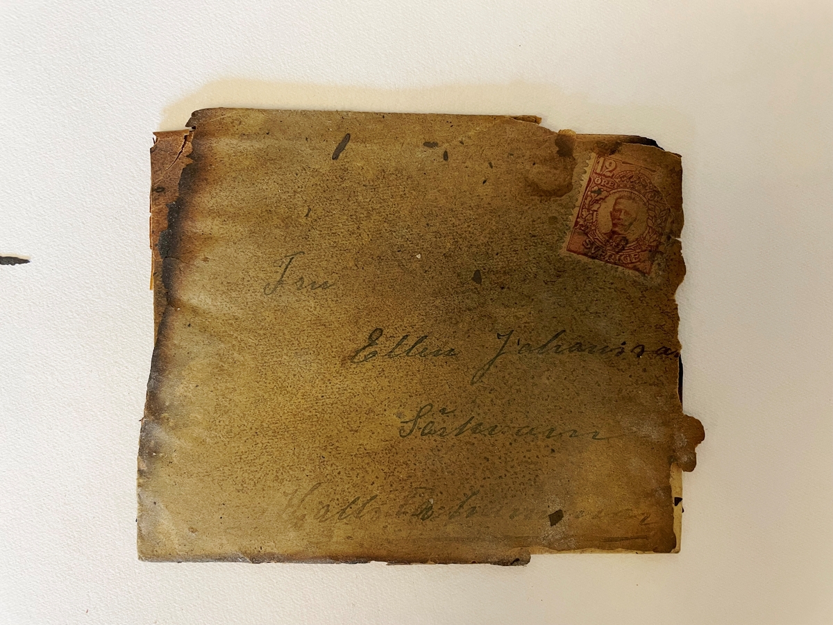 Postförsändelser från den i Getå, 1918, förolyckade postkupén.

4 fragment.