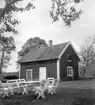 Norra boden till Herrberga Västergård, eller Västersödergård som den även benämns. Synbarligen har byggnaden historiskt brukats som bostad. Här dokumenterad av Östergötlands museum 1952.