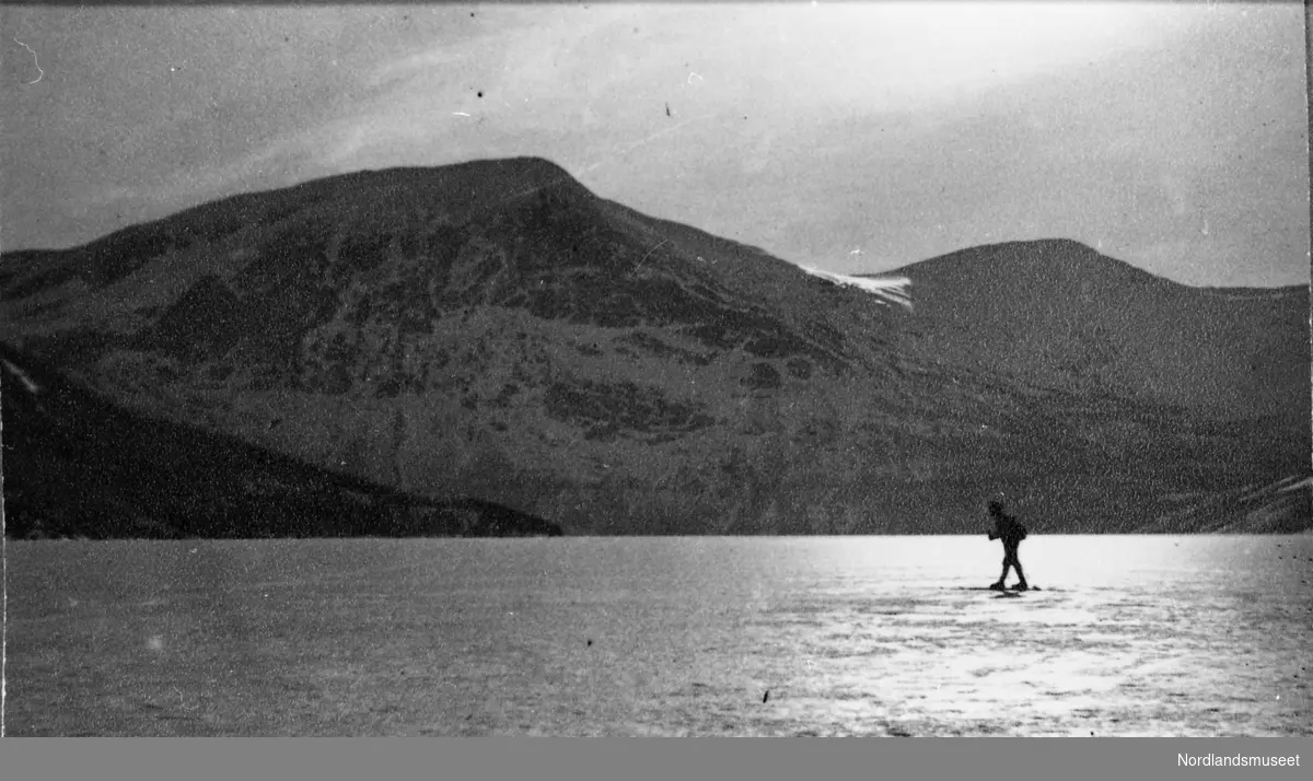 Måneskinn på Straumvatnet.