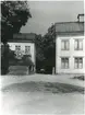 Västerås, Västermalm, kv. Karola och Karolina.
Två bostadshus på Djäknebergsgatan. 1880-talet.