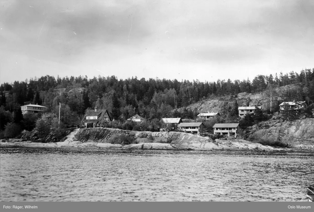 Langebåt feriehjem, fjord, svaberg, bolighus, hytter