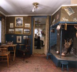 DOK:1991, Aulestad, interiør, grisehuset, peis, byste, musik