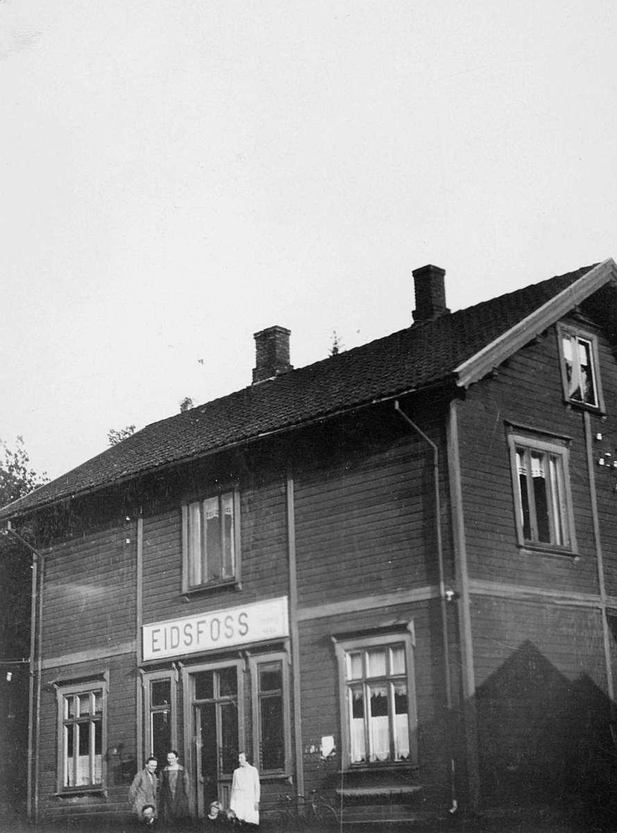 transport, tog, Eidsfoss stasjon, mennesker