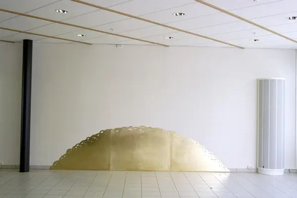 [uten tittel] [metall]