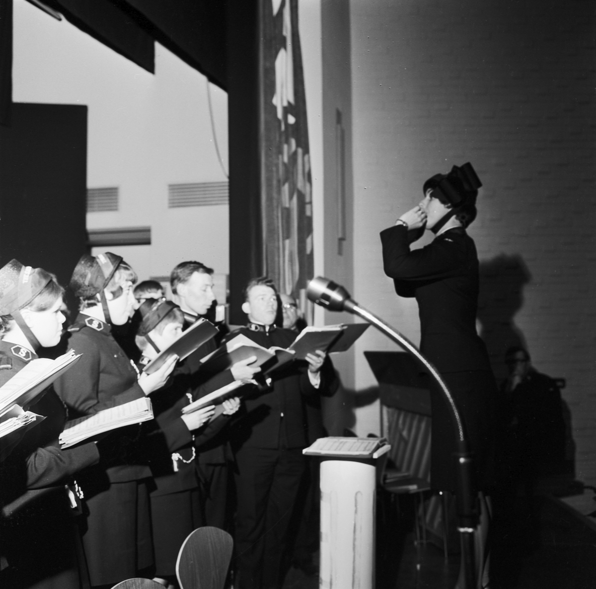 Engelska sångare på Frälsningsarmén, Tierp, Uppland 1969