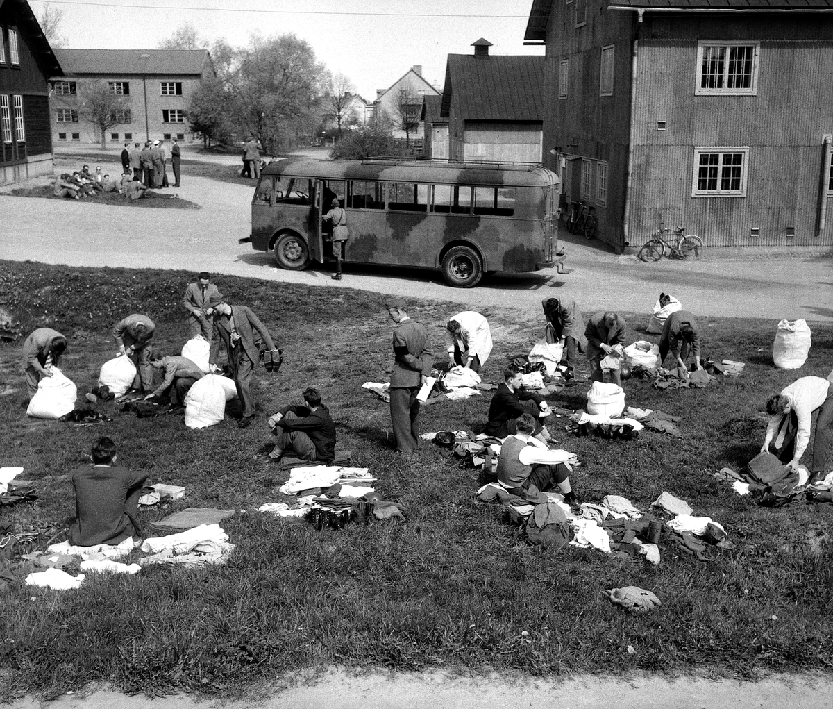 Till synes något improviserat. Inryckning till repmöte på T 1 i Linköping 1955.