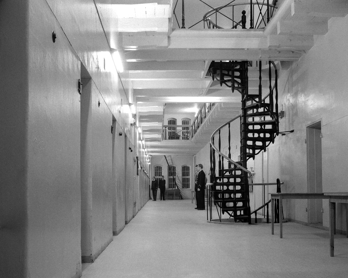 Det gamla fängelset i Linköping var lagd i malpåse under perioden 1946-1957. Till det sistnämnda året stod anläggningen dock åter rustad att ta emot interner. Nu alltigenom ungdomar.