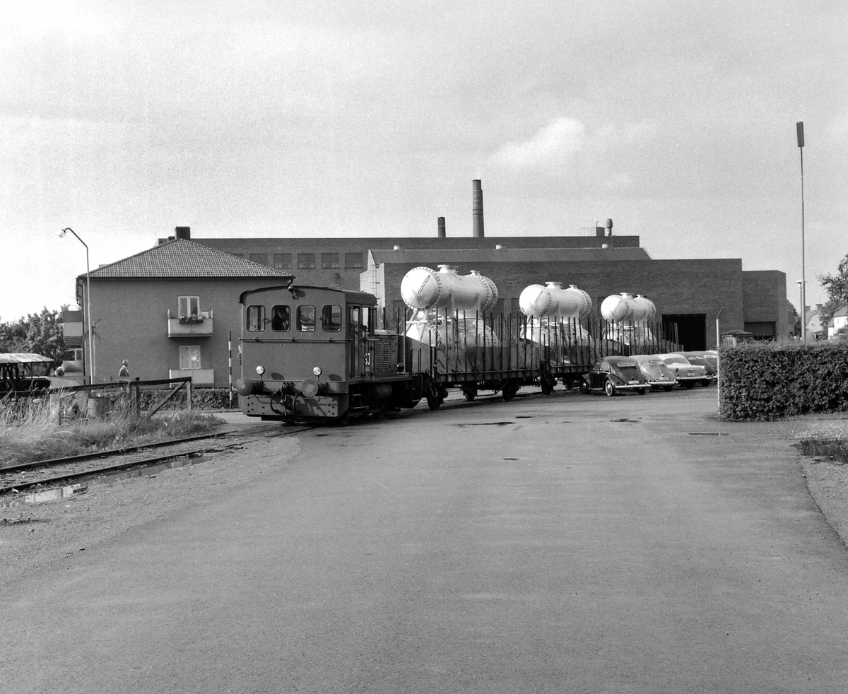 Serie bilder rörande kylcylindrar tillverkade vid Apparatbolaget i Linköping.