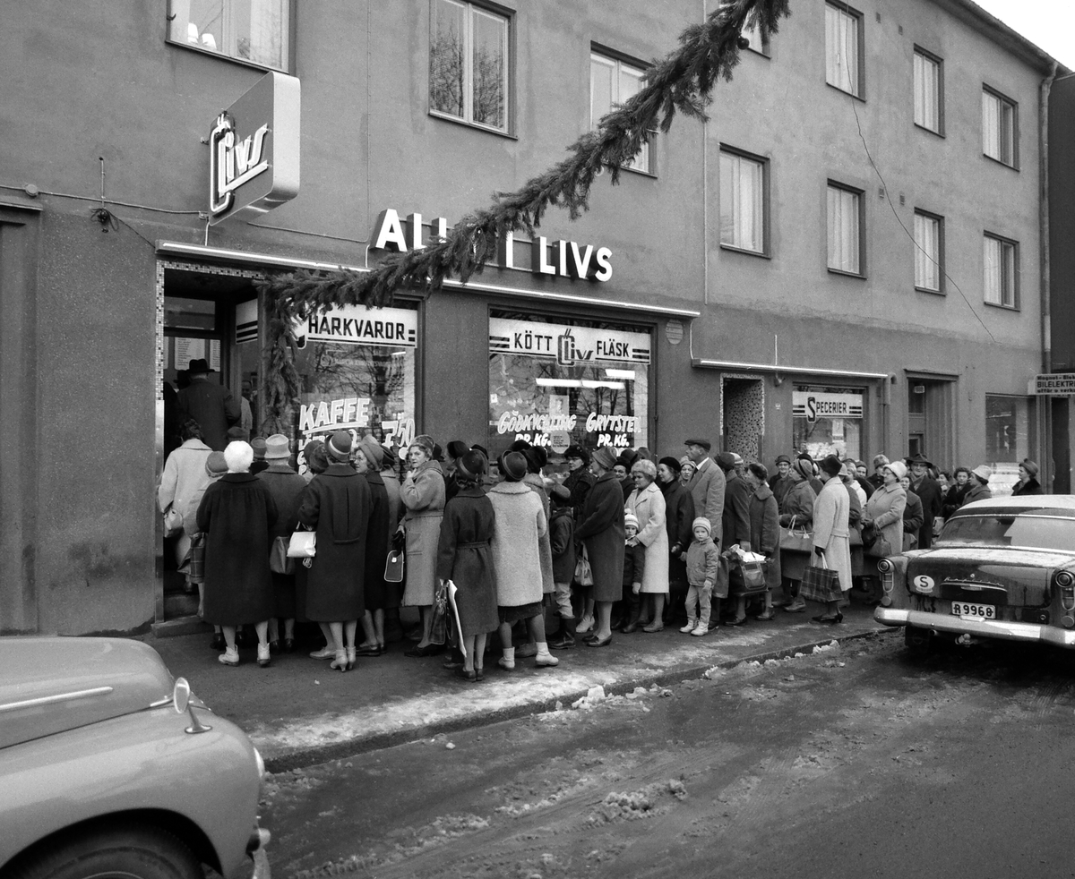 Östgöta Livsmedel (Ö-Livs) öppnar ny butik i Tannefors vintern 1962.