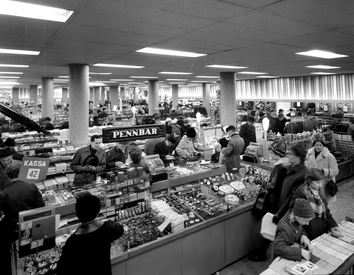 Serie bilder från varuhuset Tempo i Linköping.