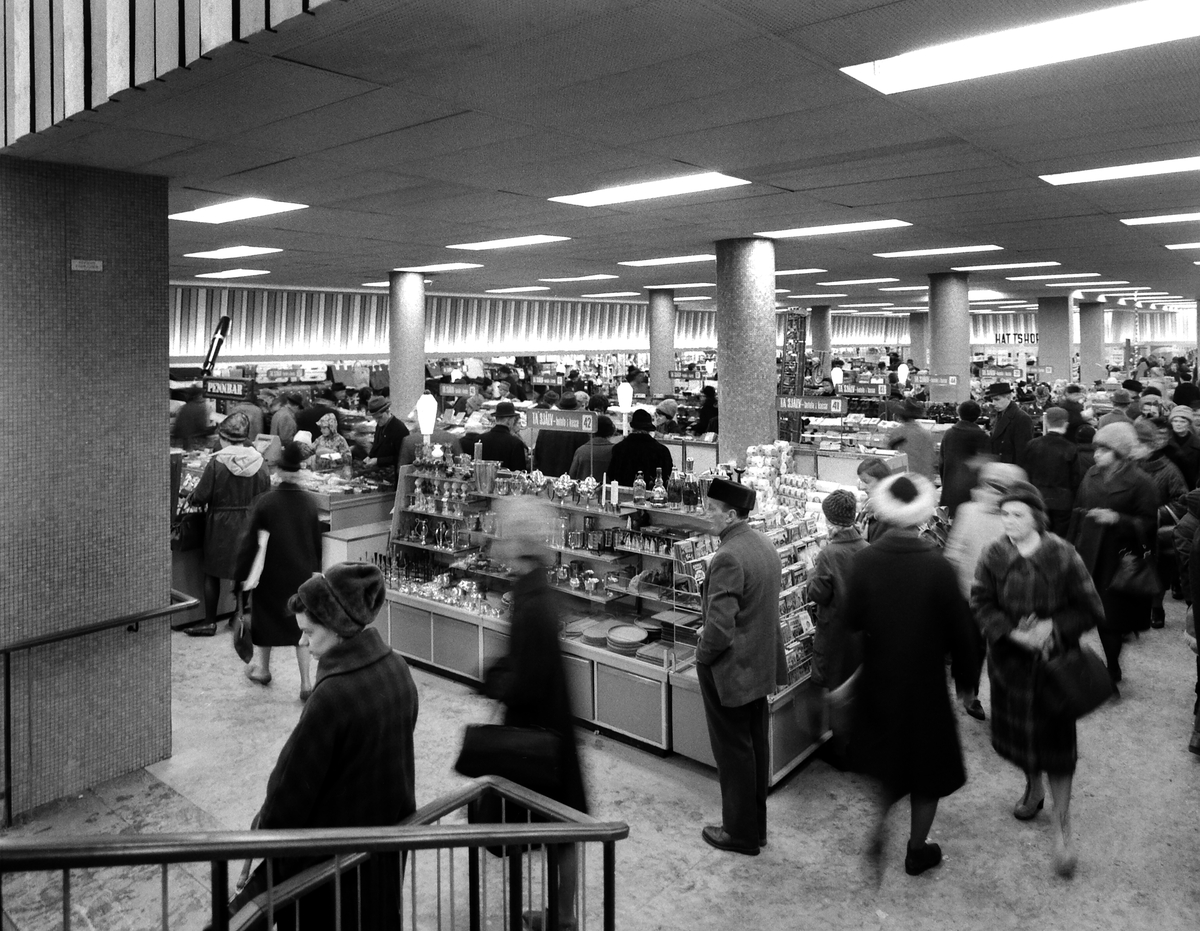 Serie bilder från varuhuset Tempo i Linköping.