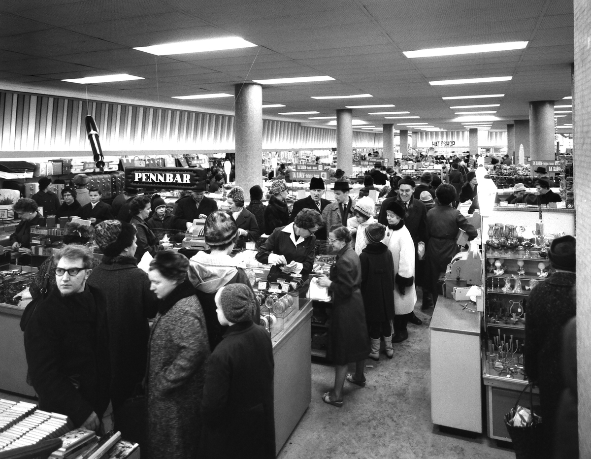 Serie bilder från varuhuset Tempo i Linköping.