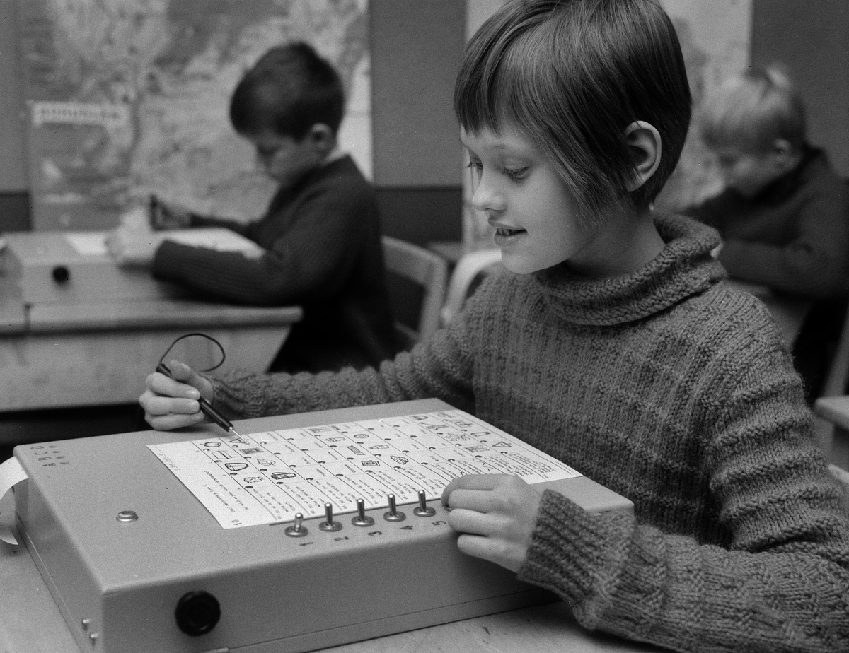 Nya utbildningsmetoder provas vid Tornhagskolan i Linköping. Året var 1965.