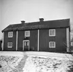 Manbyggnaden till Narvered Lillgård i Vallerstad kyrkby. Här dokumenterad av Östergötlands museum 1949.