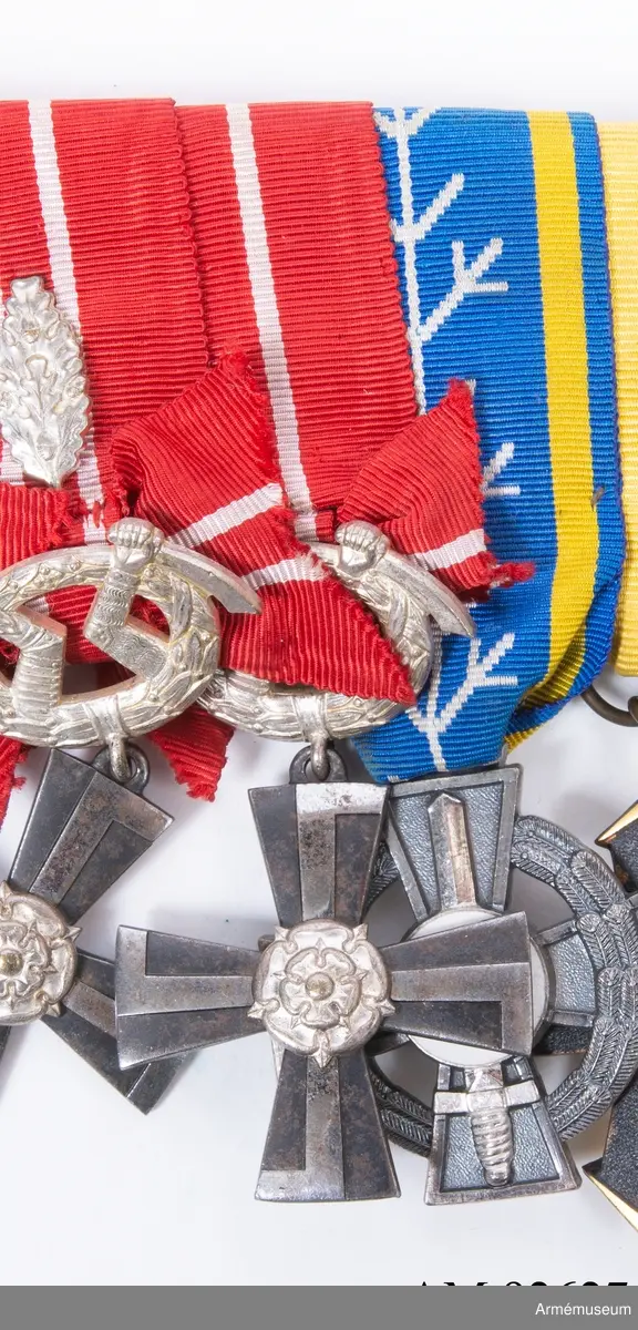 Grupp: M II.
Frihetskors, 4 klass, med svärd. 1941.