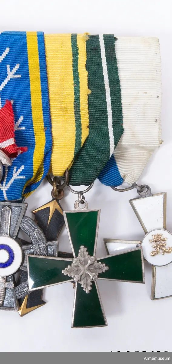 Grupp: M II.
Fortsättningskriget, 1941-44, förtjänst vid 17 div. Tammi.