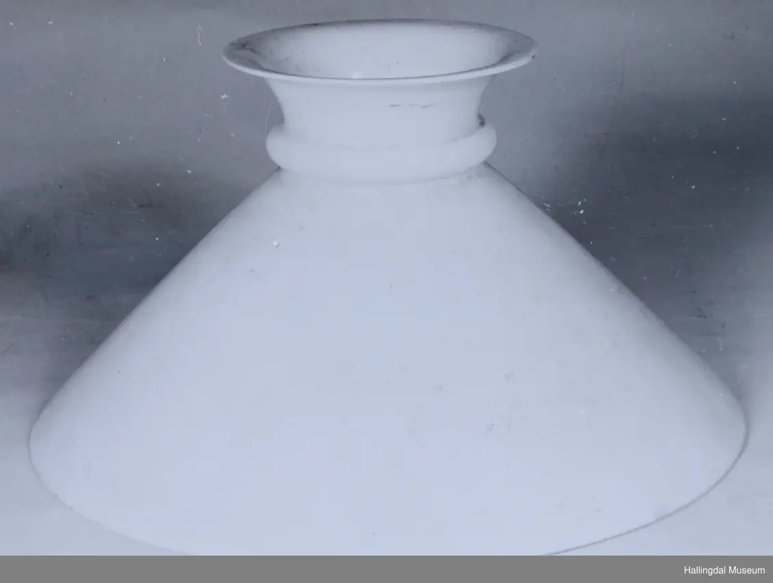 Parafinlampe. beskrivelse og mål, se registreringskort under bilder.