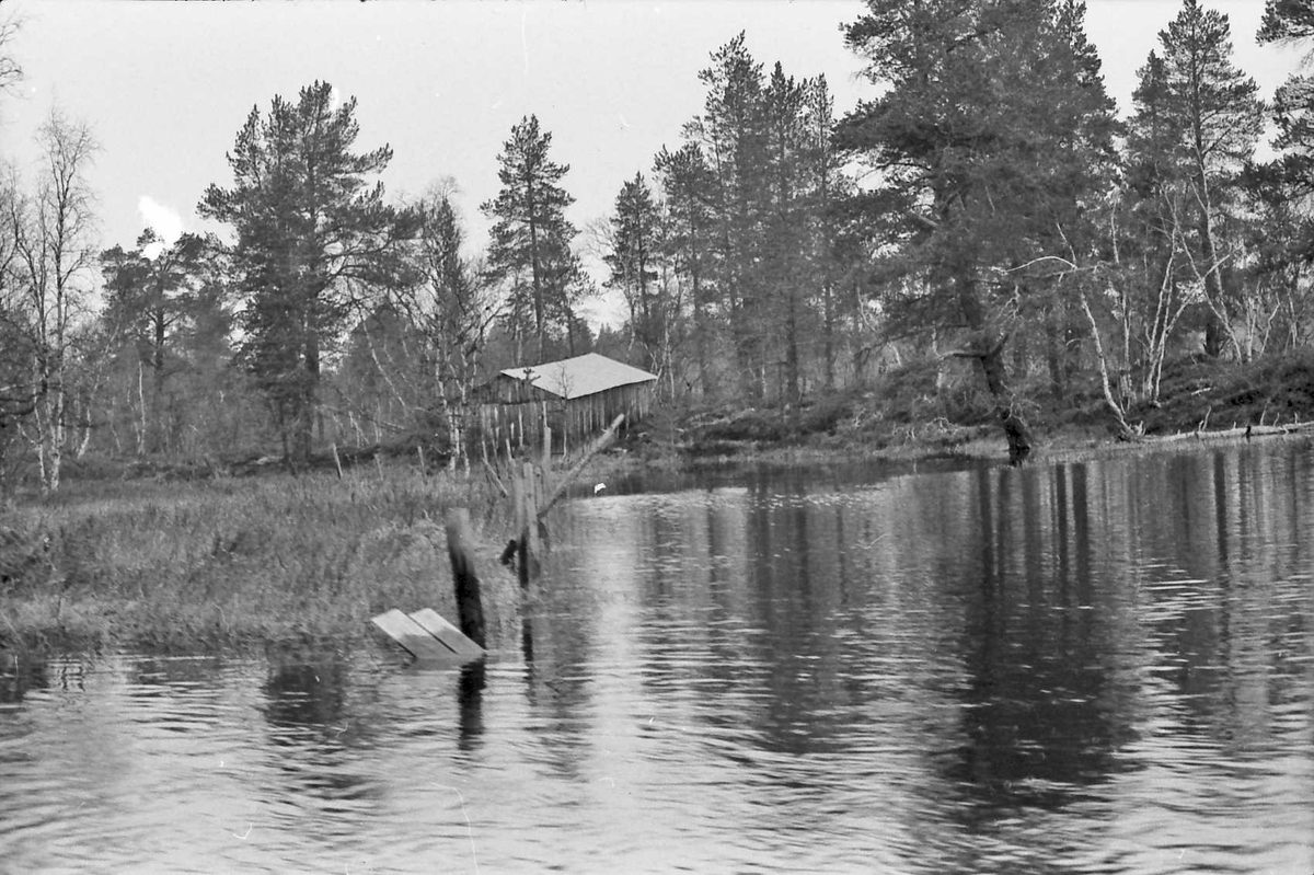 Menn på båttur