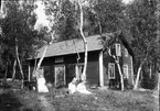 Familj i trädgård, Östhammar, Uppland