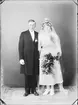 Brudparet Mattsson från Duderö, Börstil socken, Uppland 1921