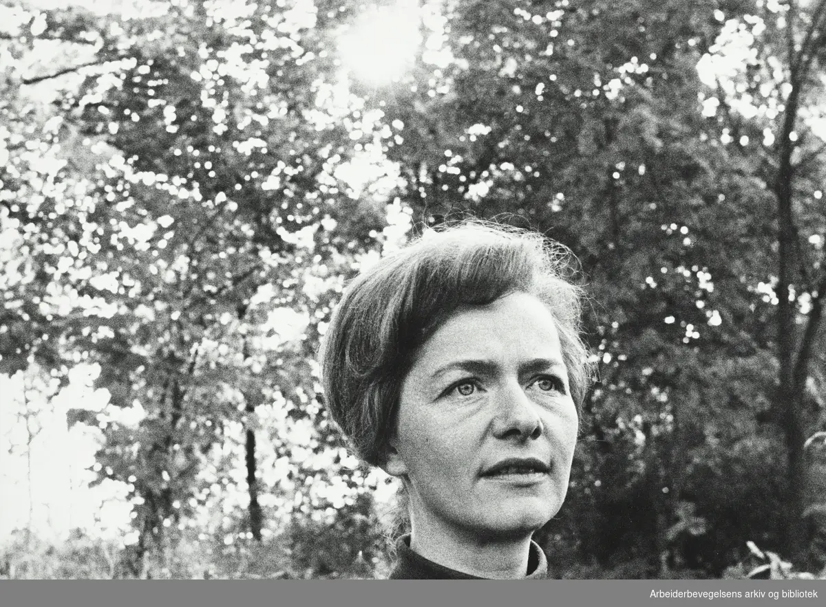 Sissel Lange-Nielsen. Forfatter, litteraturkritiker og journalist. Desember 1966.