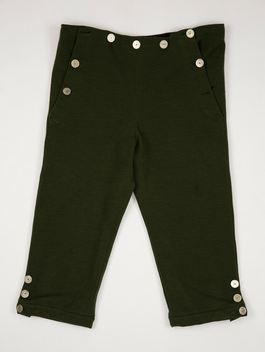 Byxor använda i uppsättningarna "Kransgille" och "Rosen".