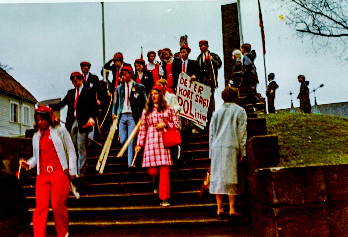 Russen fra Kragerø gymnas,1971. Appell fra Kirkehaugen,