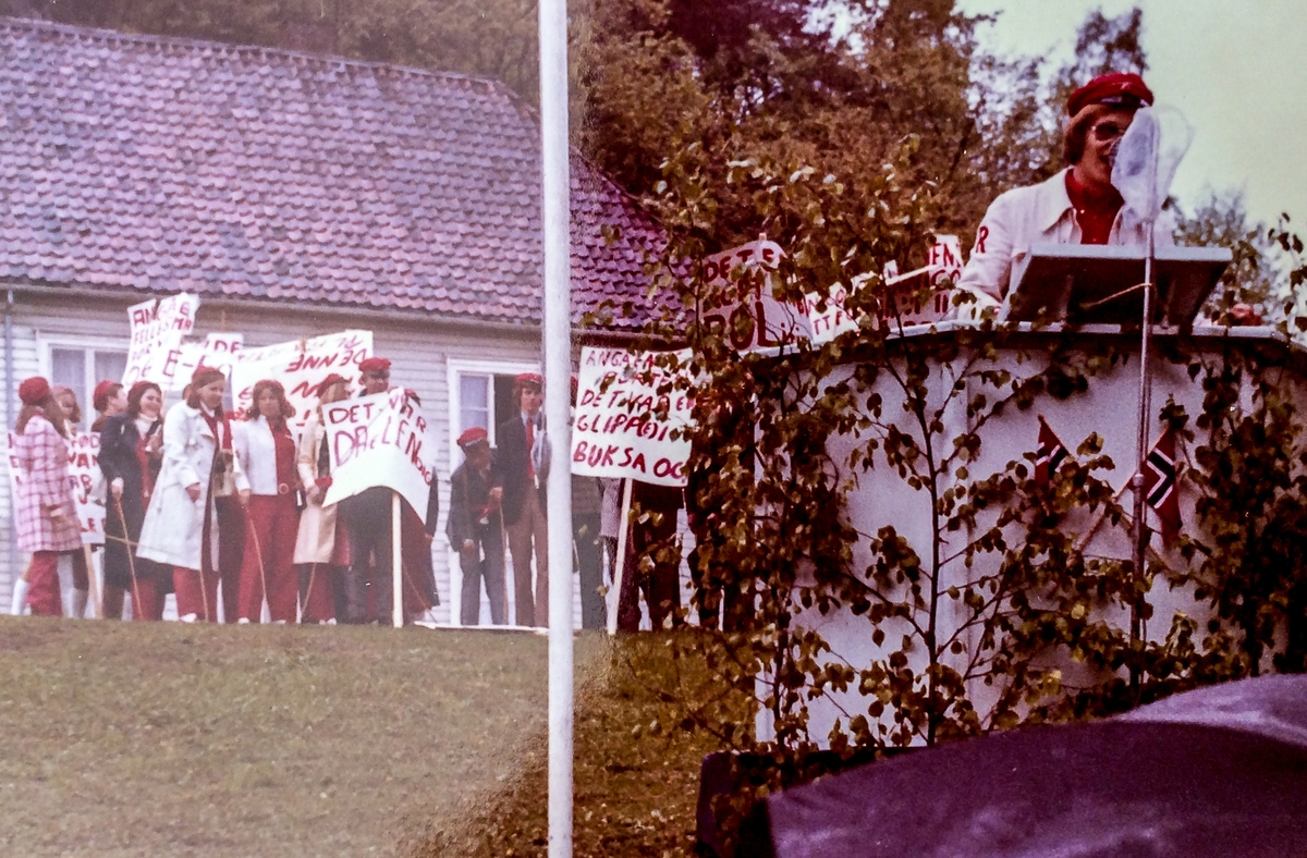 Russen fra Kragerø gymnas,1971. Appell fra Kirkehaugen,