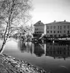 Landshövdingens bostad och polishuset.