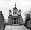 Härnösands domkyrka. Arkitekt Johan Adolf Hawerman.Nyklassistisk stil.Vitputsad stenkyrka med ett mittorn,två mindre torn och västfasad med pelarrad.En del inventarier från den äldre kyrkan blandannat altartavlan från 1700-talet.Treskeppigt kyrkorum.Orgel från 1731 av Johan Caliman med barockfasad av Magnus Granlund från Hudiksvall