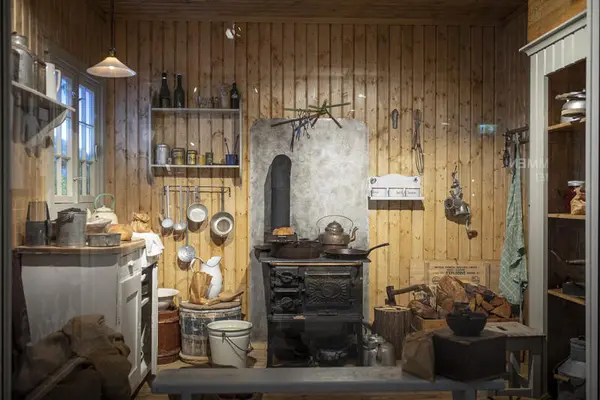 Interiør av Hakavik anleggskjøkken, ca 1917.