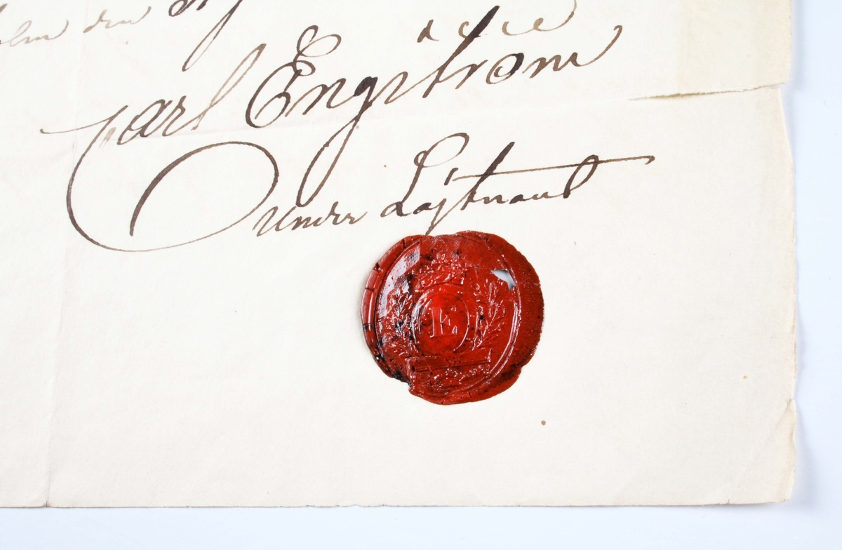 Diverse handlingar och brev, rörande Jonas Fredrik Sjöberg, organist och klockare i Borås. Grågrönt papper med handskriven svart text. Vissa stämplade med rött lacksigill. Märkta med årtal 1825, 1826, 1828 och 1837.