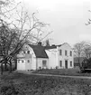 Huvudbyggnaden till Vallerstad Västergård i Vallerstads socken. Här dokumenterad av Östergötlands museum 1949.