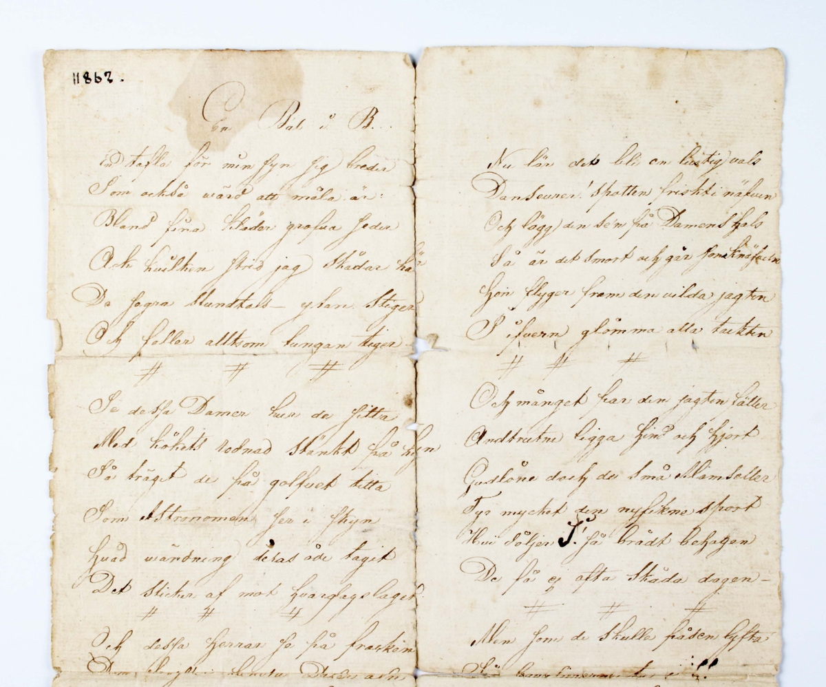 Vitt, blekt pappersark. Avskrift av nidverser om societeten i Borås, tillskrivna N. v. Braun, ca. år 1840. Titel: "En bal i Borås". Papperet med vikmärken.
Bruks- och åldersslitage.

Se även nidverser BM 9728.