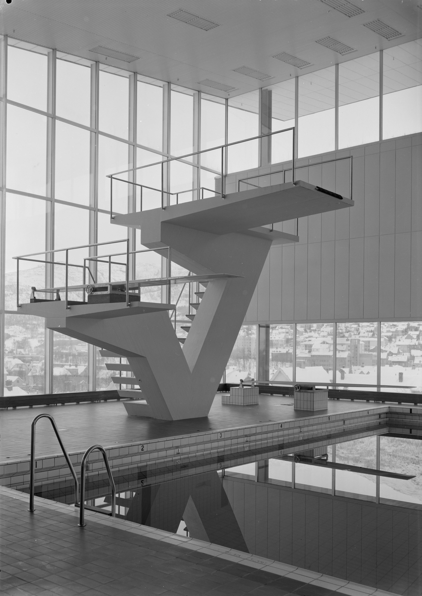 Arkitekturfoto fra Idrettens hus i  Narvik.