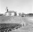 Häggdånger kyrka. Byggmästare Pehr Hagmansson. Efter 60 år byggdes torn på kyrkan (1840-t). Vitputsad stenkyrka. Orgel från 1855 av J Gustav Ek. Altartavla från 1795 av målare Anders Joakim Öberg från Härnösand. Altaruppsatsen från 1797-98 av bildhuggare Per Vestman från Hemsö.