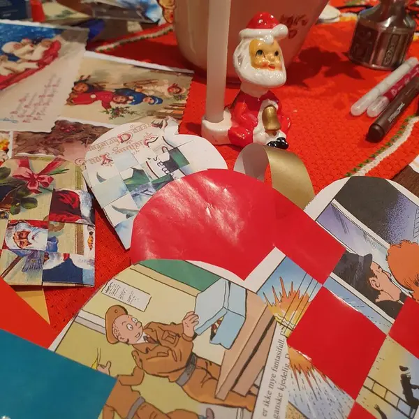 Flettet julekort av gamle julehefter