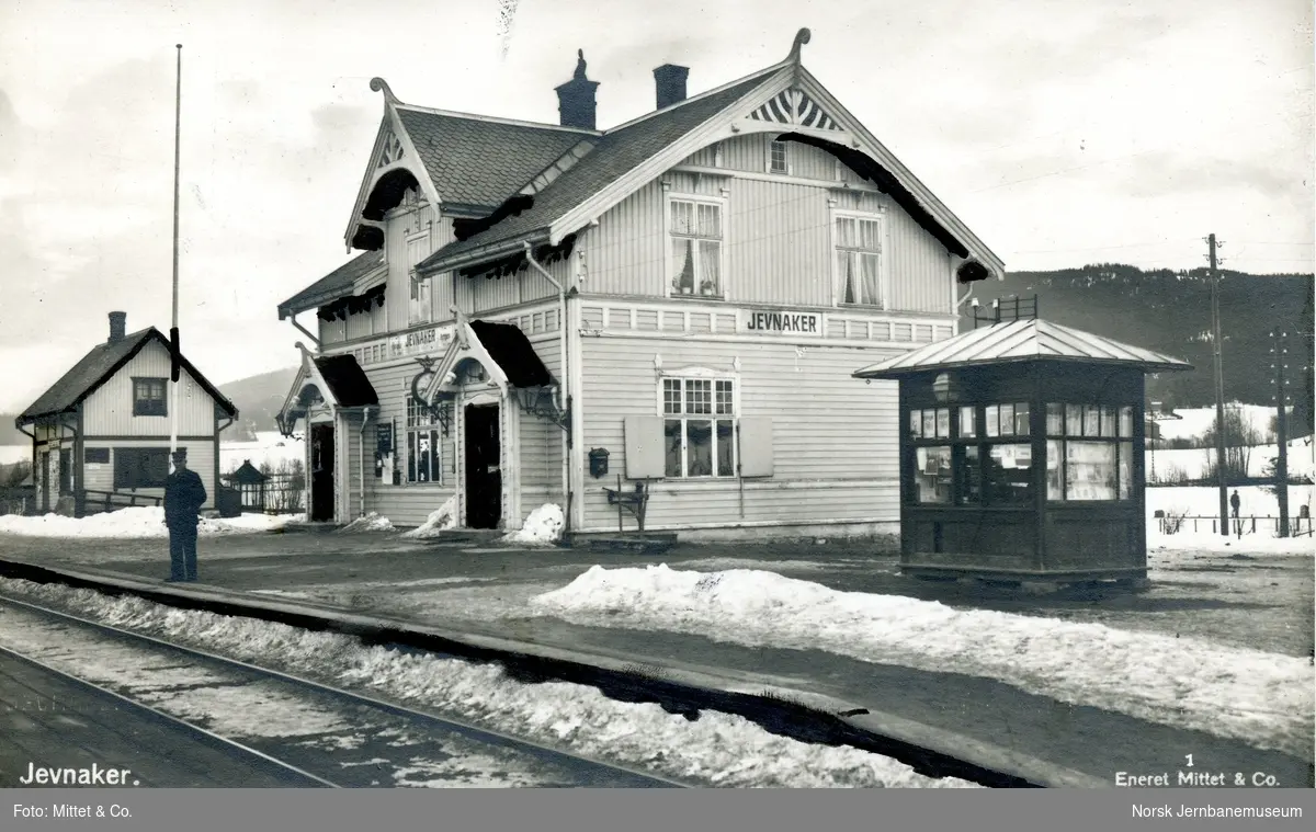 Jevnaker stasjon på Roa-Hønefossbanen