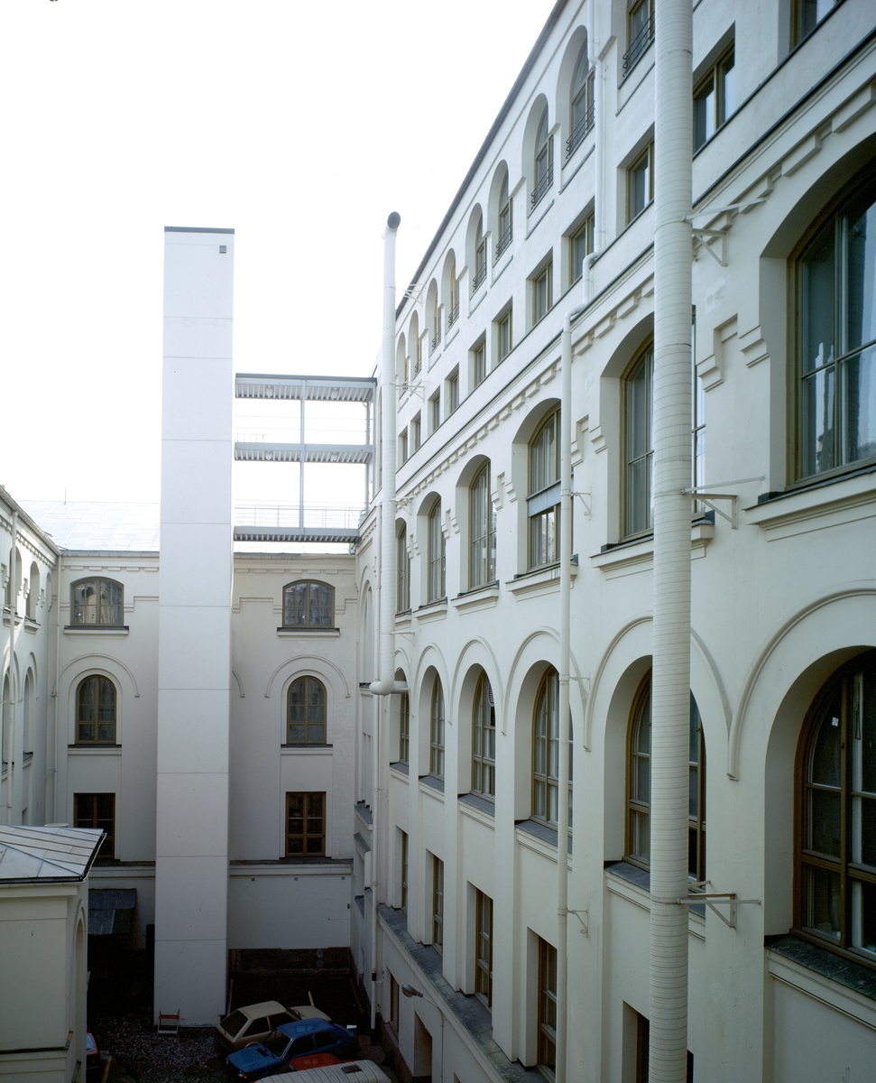 Interiørfoto av resepsjonen på SHKS, Statens Håndverk og Kunstindustriskole.