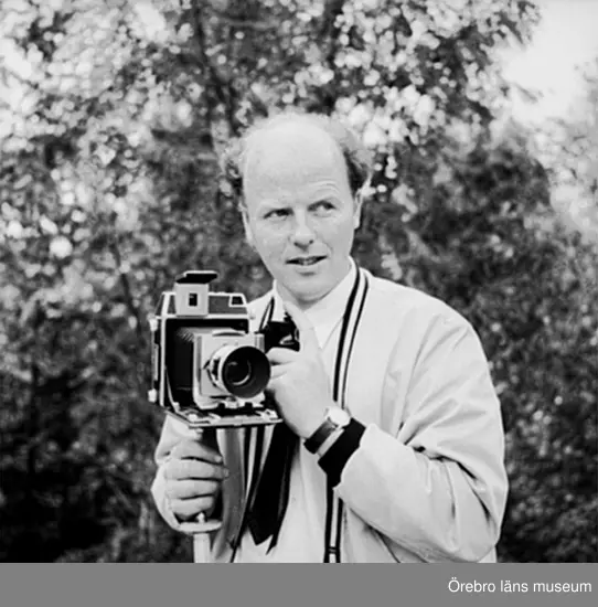 Anders Boglands personarkiv.

Innehåller:
Brev till Conny Sandberg, 2004. 
Vykort stämplade av Kopparbergs Postmuseum:
Vykort med motiv Kloten, stämplat 1972. 
Vykort med motiv Ställbergsjätten Anders Gustav Andersson, stämplat 1979.
Vykort med motiv Löa hytta , stämplat 1980.
Vykort med motiv hembygdsföreningens fotoateljé, stämplat 1980.
Vykort med motiv hembygdsföreningens skomakarverkstad, stämplat 1982. 
Vykort med motiv tingshuset i Kopparberg, stämplat 1983.
Vykort med motiv Kopparbergs kyrka, stämplat 1984. 
Vykort med motiv Postmuseet i Kopparberg, stämplat 1984. 
Vykort med motiv hembygdsföreningen, guldsmedjan med guldsmeden C. E. Halldin, stämplat 1984. 
Vykort med motiv den gula treskillingen, stämplat 1987. 
Vykort med motiv hembygdsföreningens fotoateljé, stämplat 2004.